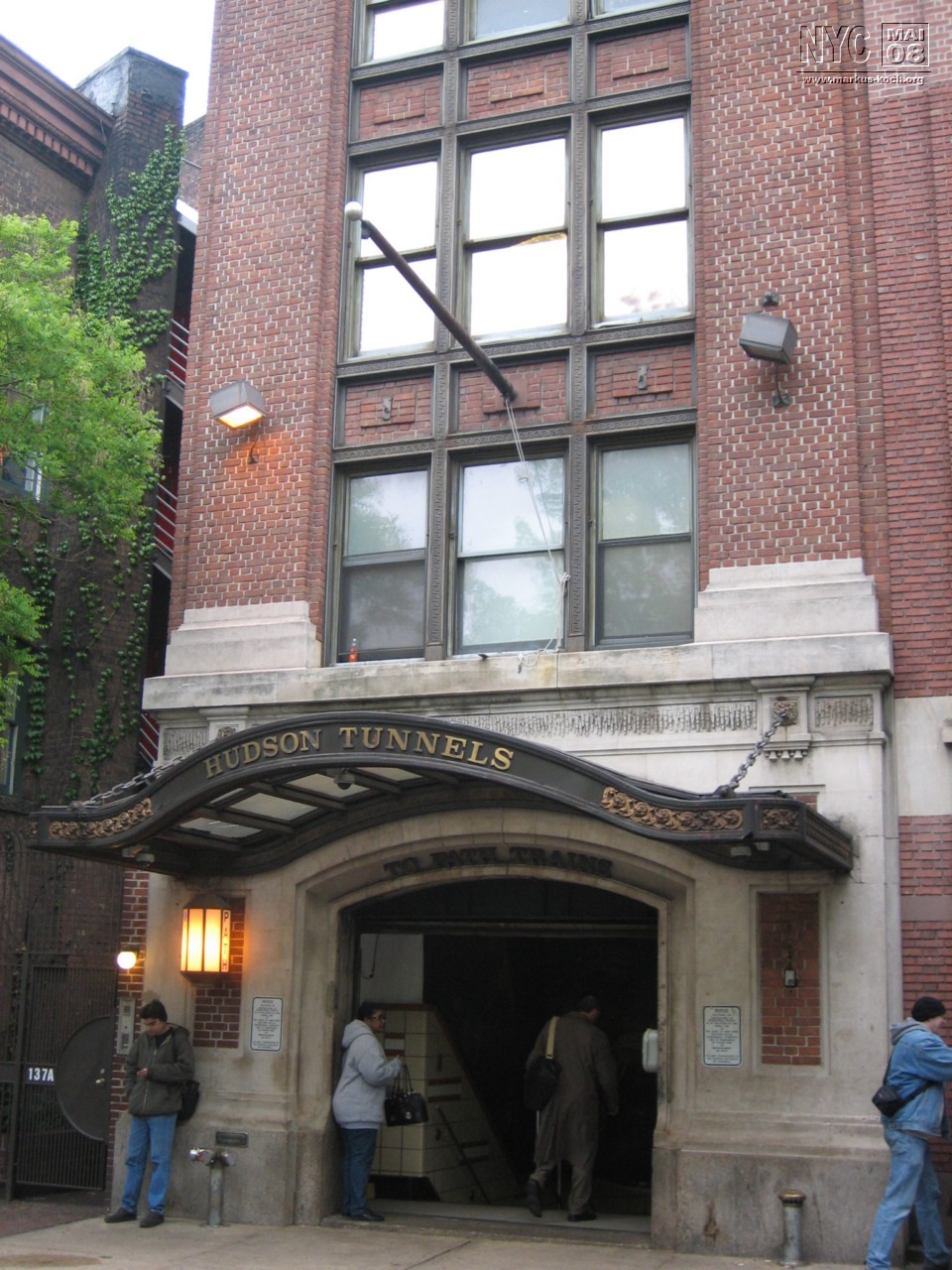 080512_nyc_tag1_mk101